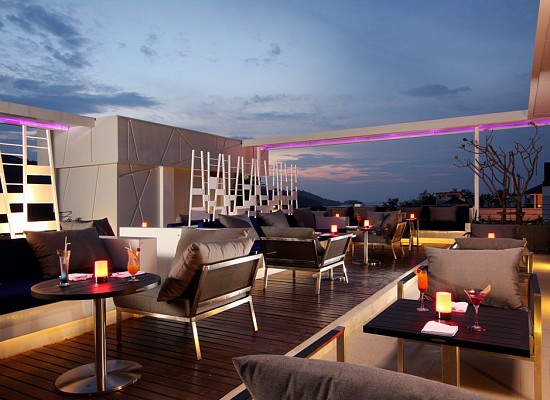 Air Rooftop Bar & Lounge